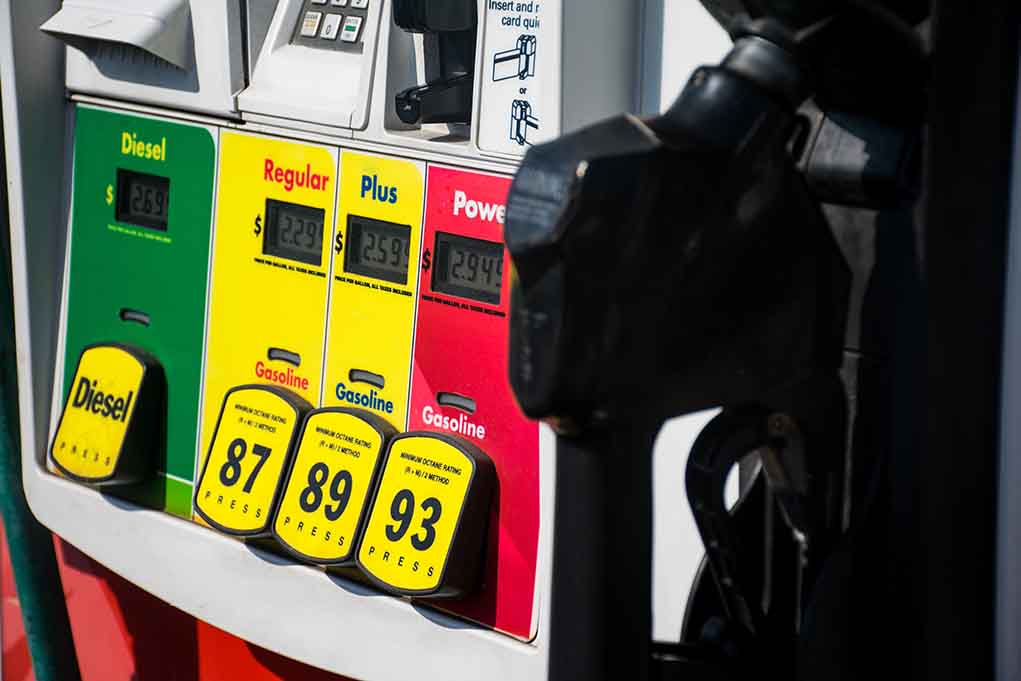 How to Use Your Credit Card to Save Money on Gas