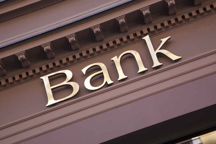 Bank Trades Halted for Large List of US Banks