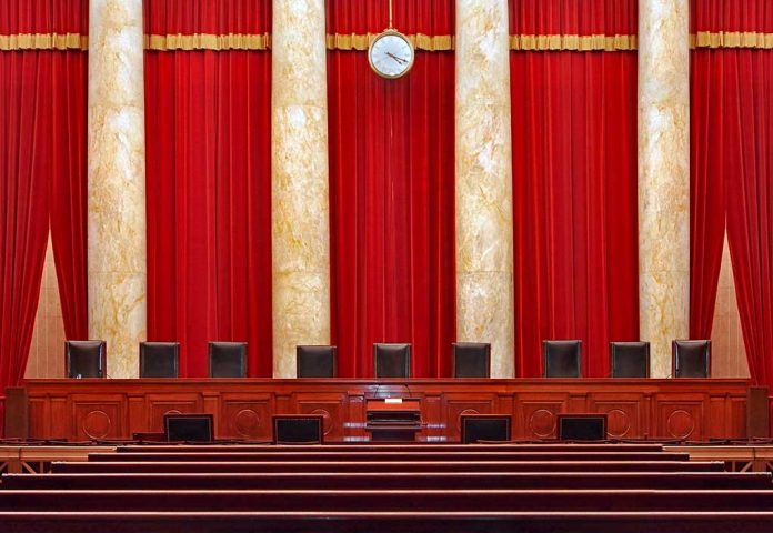 Ex-Judge Calls for Supreme Court Ethics Rule