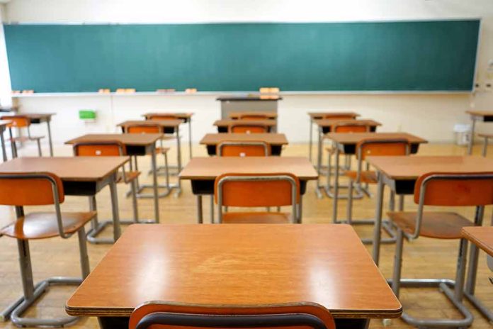 356921618 featured image Empty classroom with desks and a chalkboard