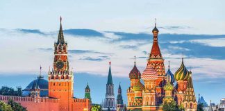 St Basils Cathedral and Kremlin at dusk