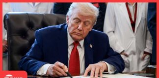 OVAL OFFICE MOMENT: President Trump Signs Executive